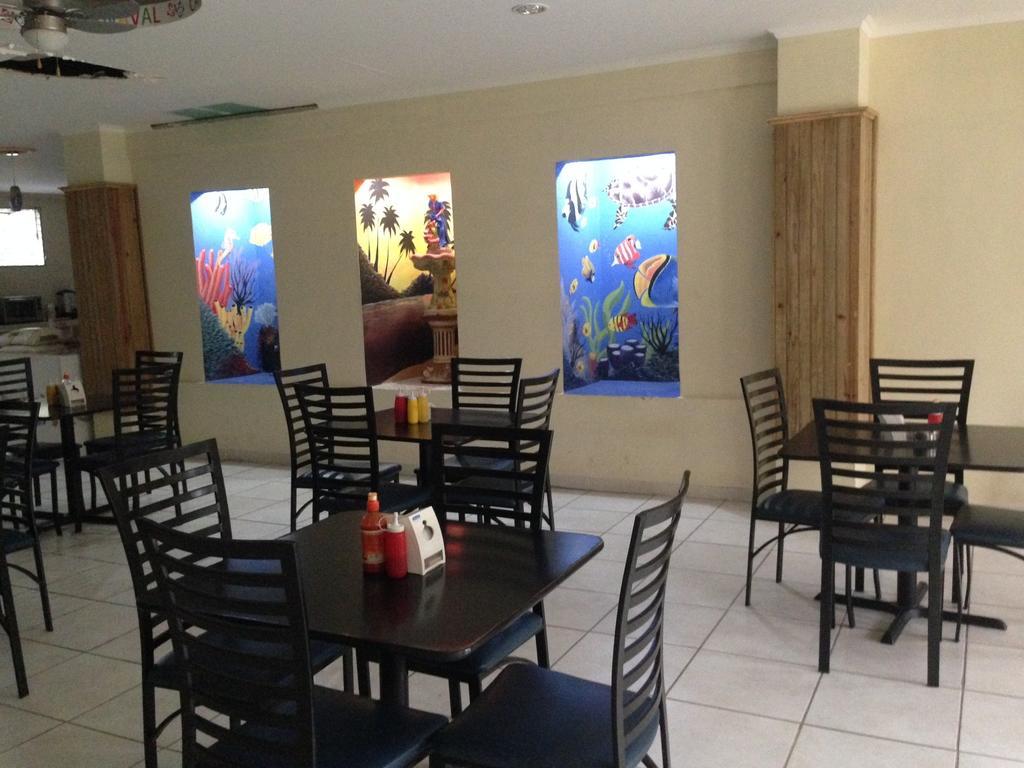 Hotel Carnaval La Ceiba Buitenkant foto