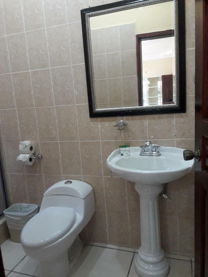 Hotel Carnaval La Ceiba Buitenkant foto