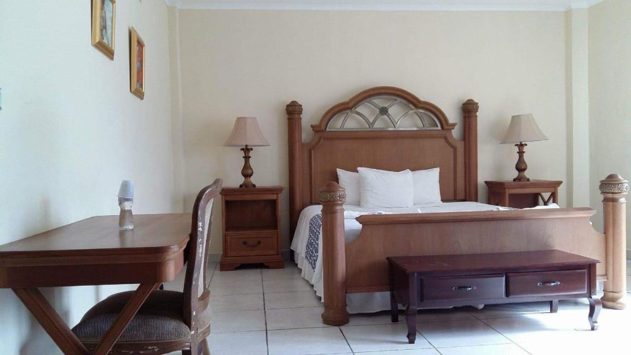 Hotel Carnaval La Ceiba Buitenkant foto