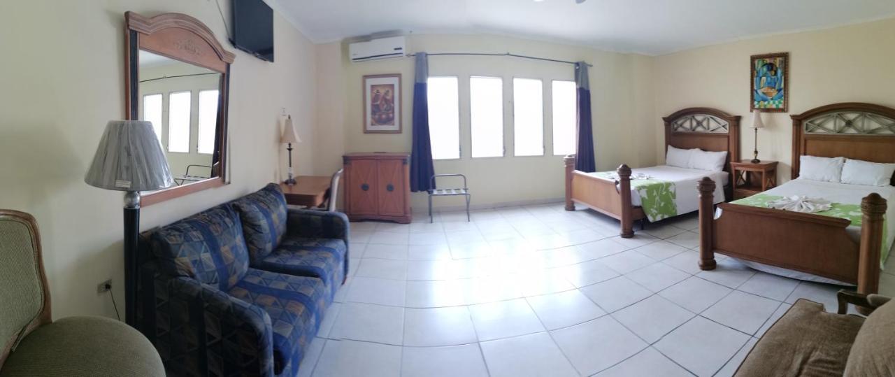 Hotel Carnaval La Ceiba Buitenkant foto